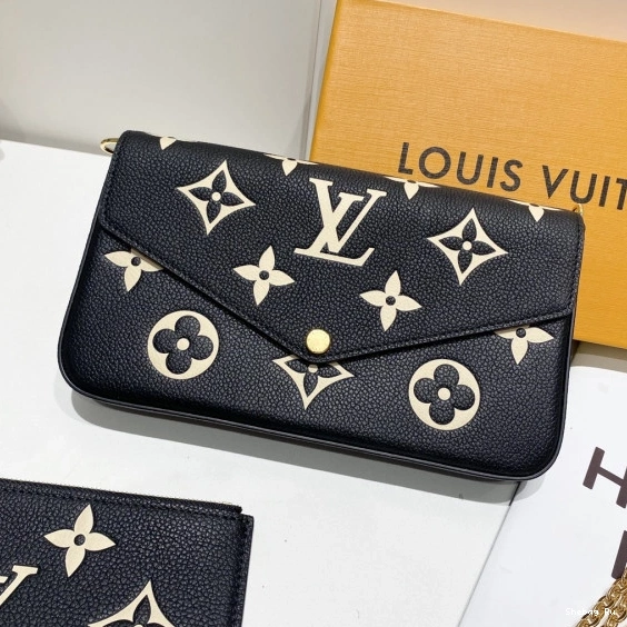 POCHETTE LOUIS FÉLICIE VUITTON 0814